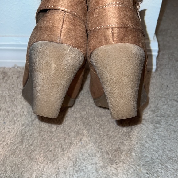 ANA wedges boots 👢 - Picture 5 of 8